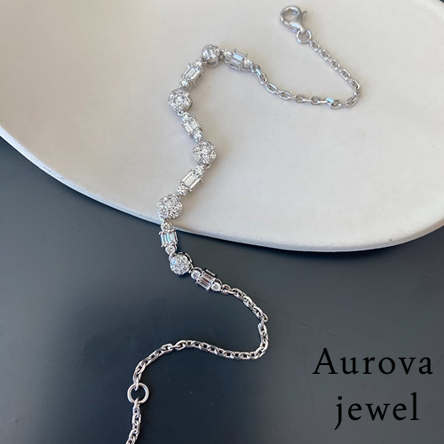 Round & Baguette Diamond Fashion Bracelet | Luxury Gold Bracelet