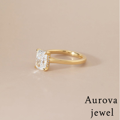 Radiant Cut Solitaire Diamond Engagement Ring in 14K Yellow Gold