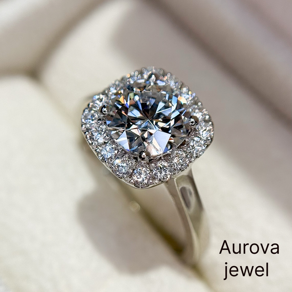 Round Cut Diamond Halo Engagement Ring | Aurova Jewel