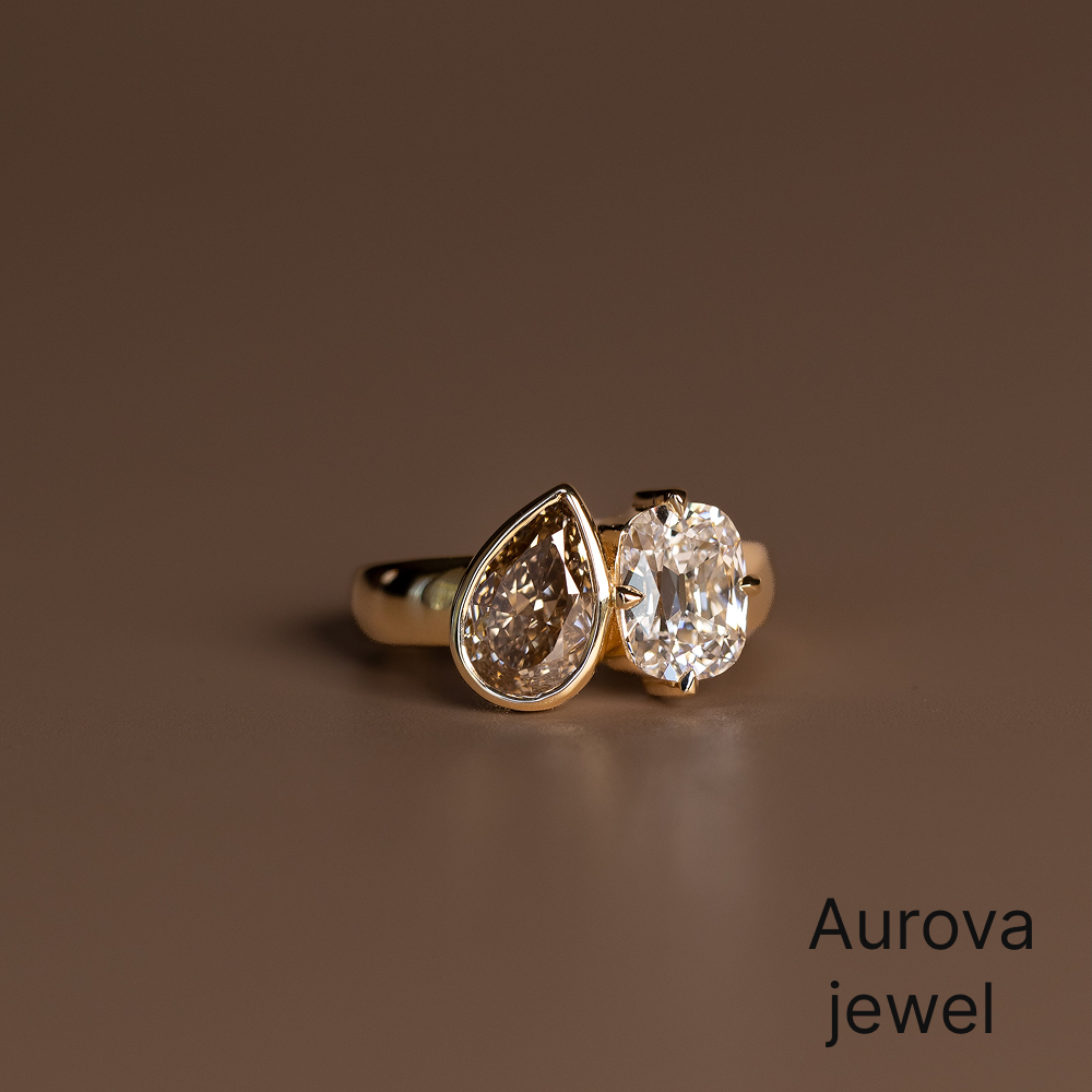 Pear & Oval Toi et Moi Diamond Ring | Two Stone Yellow Gold Ring Secondary image