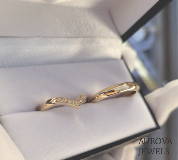 Chevron Diamond Wedding Ring Set | Curved Gold Bridal Bands