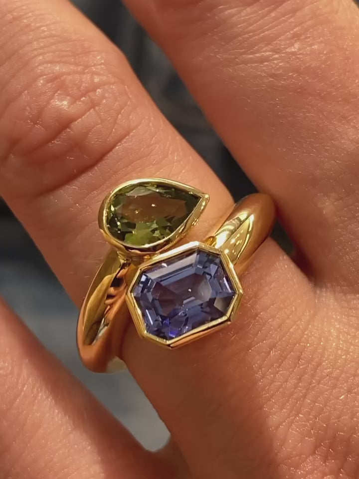 Luxury Blue Sapphire and Green Diamond Toi et Moi Statement Ring in 14K Yellow Gold – Modern Sculptural Designer Gemstone Ring for Women