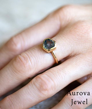 Heritage Antique Ring – Rustic Diamond Bezel Gold Ring