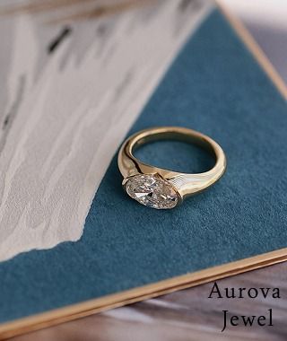 Luxury Oval Cut Solitaire Diamond Signet Ring in 14K Yellow Gold &ndash; Vintage Inspired Statement Engagement Ring for Women