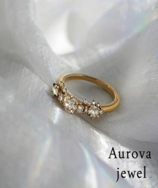 Luxury Round Cut Five Stone Diamond Anniversary Ring in 14K Yellow Gold – Elegant Vintage Inspired Bridal Band for Women