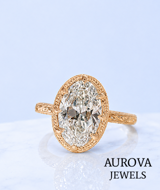 Oval Halo Diamond Engagement Ring in 14K Yellow Gold