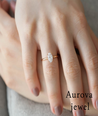 Luxury Oval Cut Solitaire Diamond Engagement Ring in 14K Yellow Gold – Elegant Minimalist Bridal Ring for Women