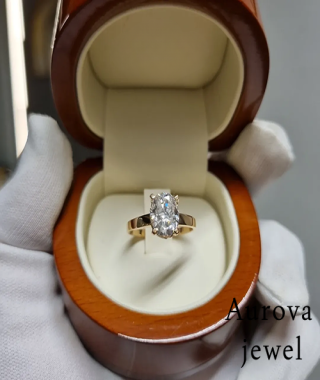 Luxury Oval Cut Solitaire Diamond Engagement Ring in 14K Yellow Gold – Classic Timeless Bridal Ring for Women